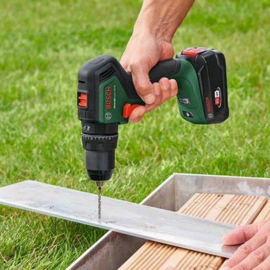 Akkuiskuporakone Bosch UniversalImpact 18V-60, 18V, 2.0Ah akulla
