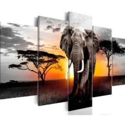 Canvas-taulu Artgeist Elephant at Sunset, eri kokoja