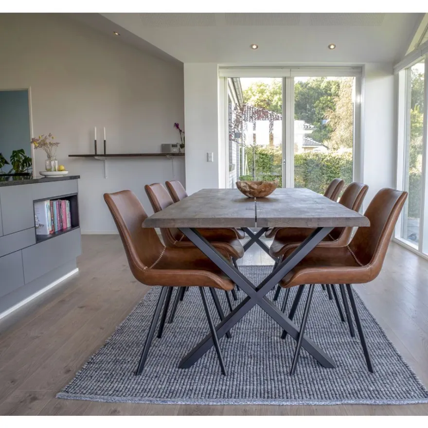 Jatkettava ruokapöytä House Nordic Toulon, ruskea