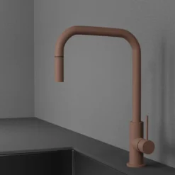 Keittiöhana Scandtap Steel Accent Square Rust, ulosvedettävä juoksuputki, ruskea