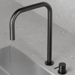Keittiöhana Scandtap Steel Harmonized K2P Square Shadow, ulosvedettävä juoksuputki, musta
