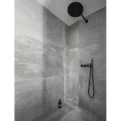 Linjalattiakaivon kansi Unidrain HighLine Custom 1950, laatoitettava, eri kokoja