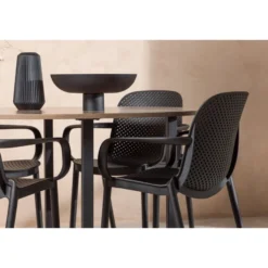 Ruokailuryhmä Venture Home, ⌀120cm Durango-pöytä + 4 mustaa Baltimore-tuolia