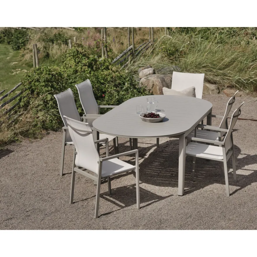 Ruokapöydän tuoli Brafab Comfy, käsinojilla