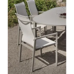 Ruokapöydän tuoli Brafab Comfy, käsinojilla