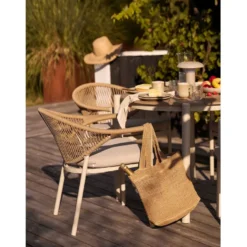 Ruokapöydän tuoli terassille House Nordic Abela, pehmusteella, ruskea/beige