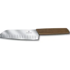 Santoku-kokkiveitsi Victorinox Swiss Modern, 17cm, ovaalihiottu, ruskea