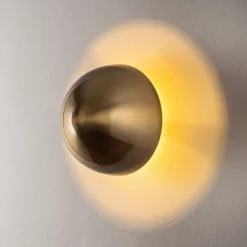 Seinävalaisin Linento Lighting Fungal, G9, kulta, eri kokoja