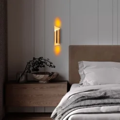 Seinävalaisin Linento Lighting Kivrik, 8x27cm, kulta