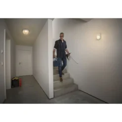 Ulkoseinävalaisin Osram Bulkhead Essential ovaali E27 IP54
